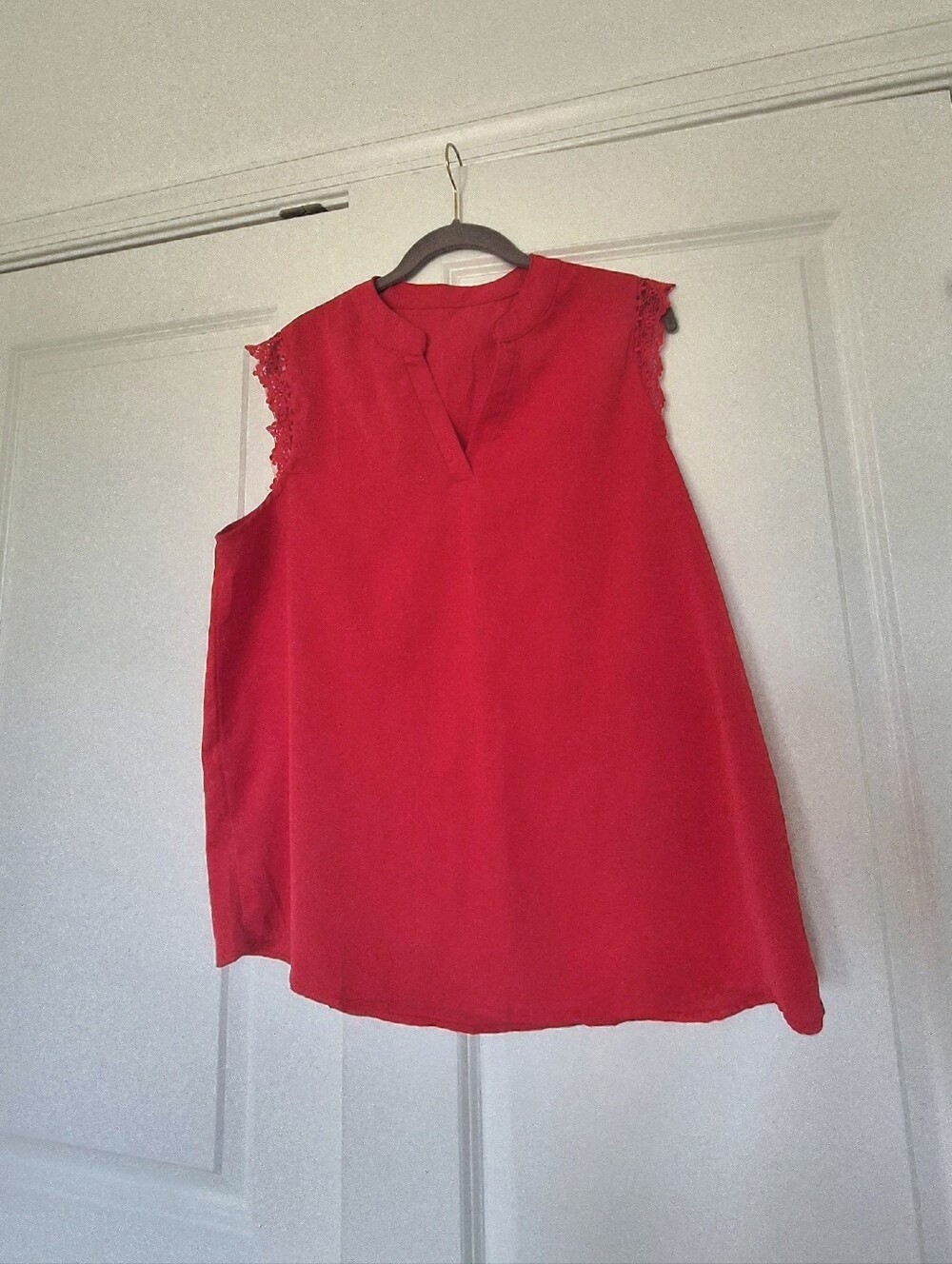 Sleeveless Red Lace-Trim Women’s Camisole